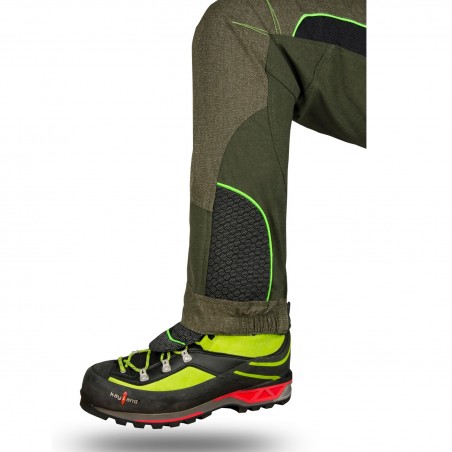Pantaloni e abbigliamento da caccia
