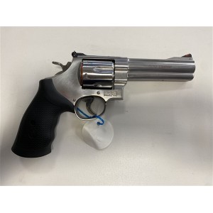 Revolver di marca Smith & Wesson calibro 44 remington magnum modello 629 classic 6" ARMA PARI AL NUOVO