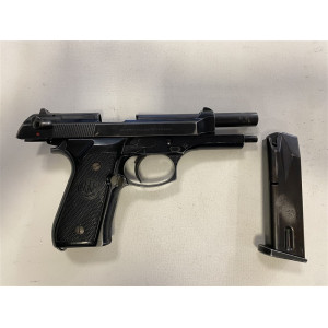 Pistola semiautomatica di marca P. Beretta calibro 9x21 modello 98FS