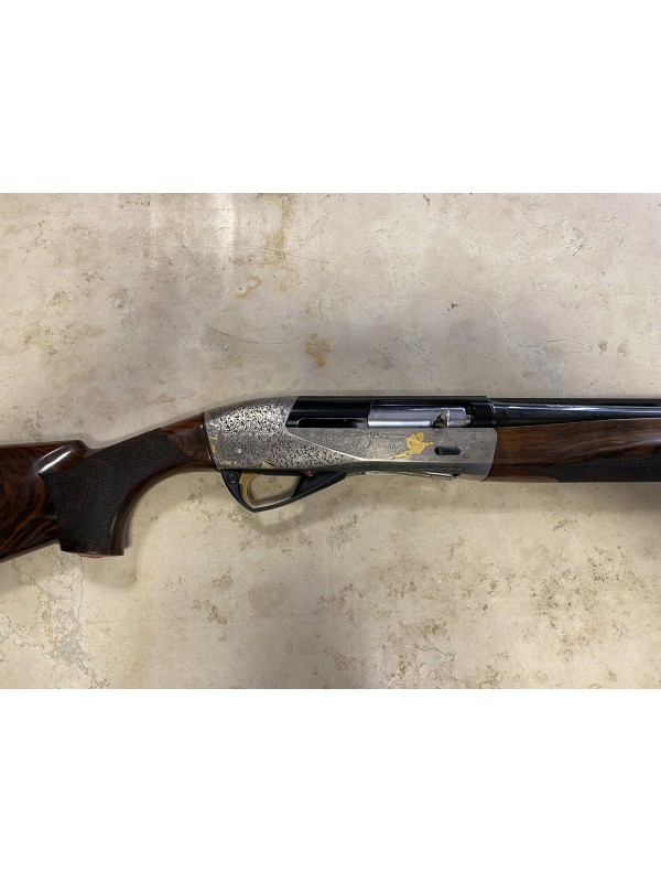 Fucile semiautomatico di marca Benelli calibro 12 modello raffaello 50