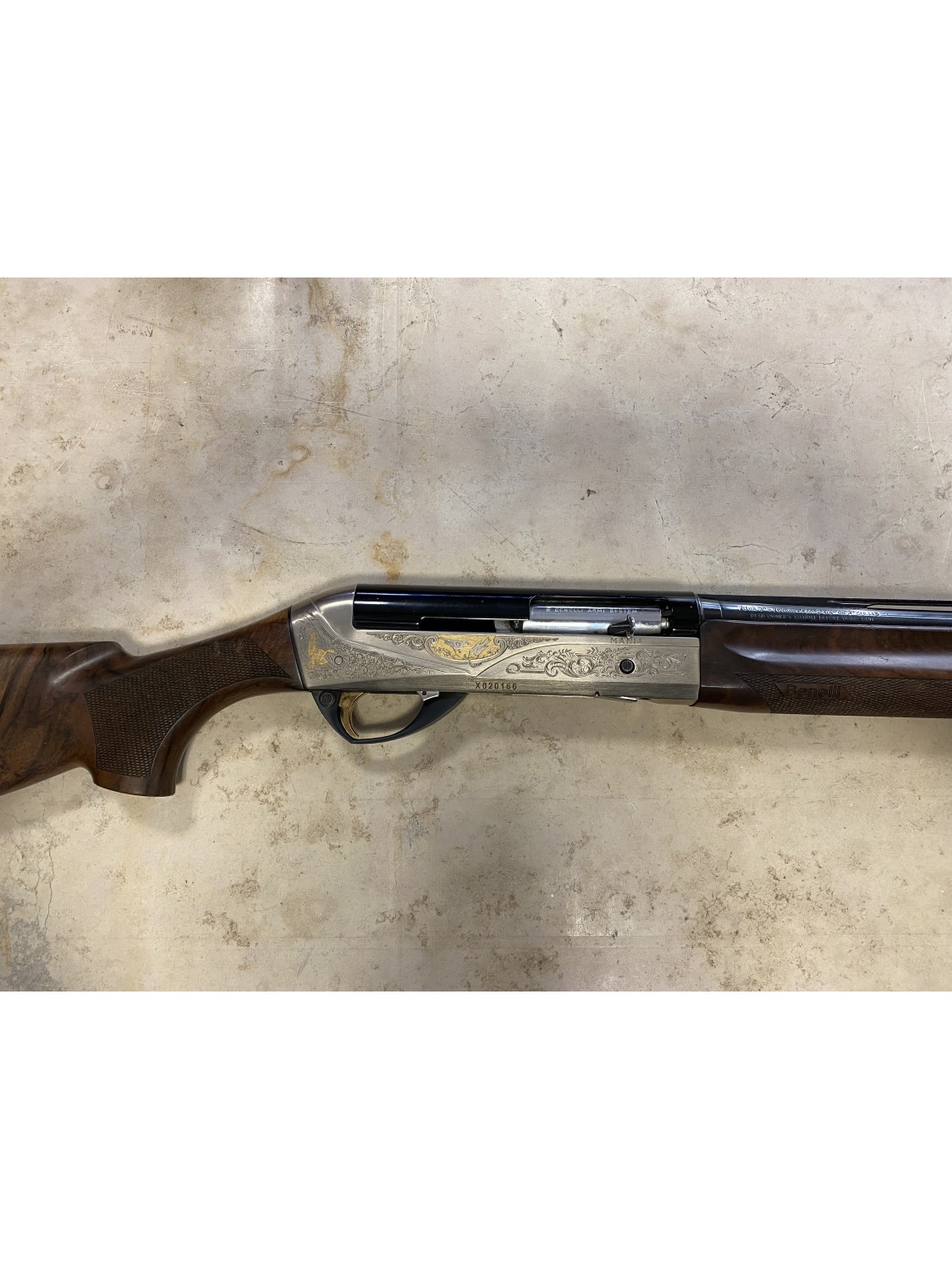 Fucile semiautomatico di marca Benelli calibro 20 modello mania