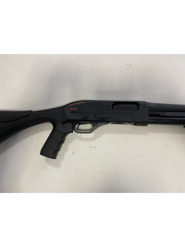 Fucile a pompa di marca Winchester calibro 12 modello sxp