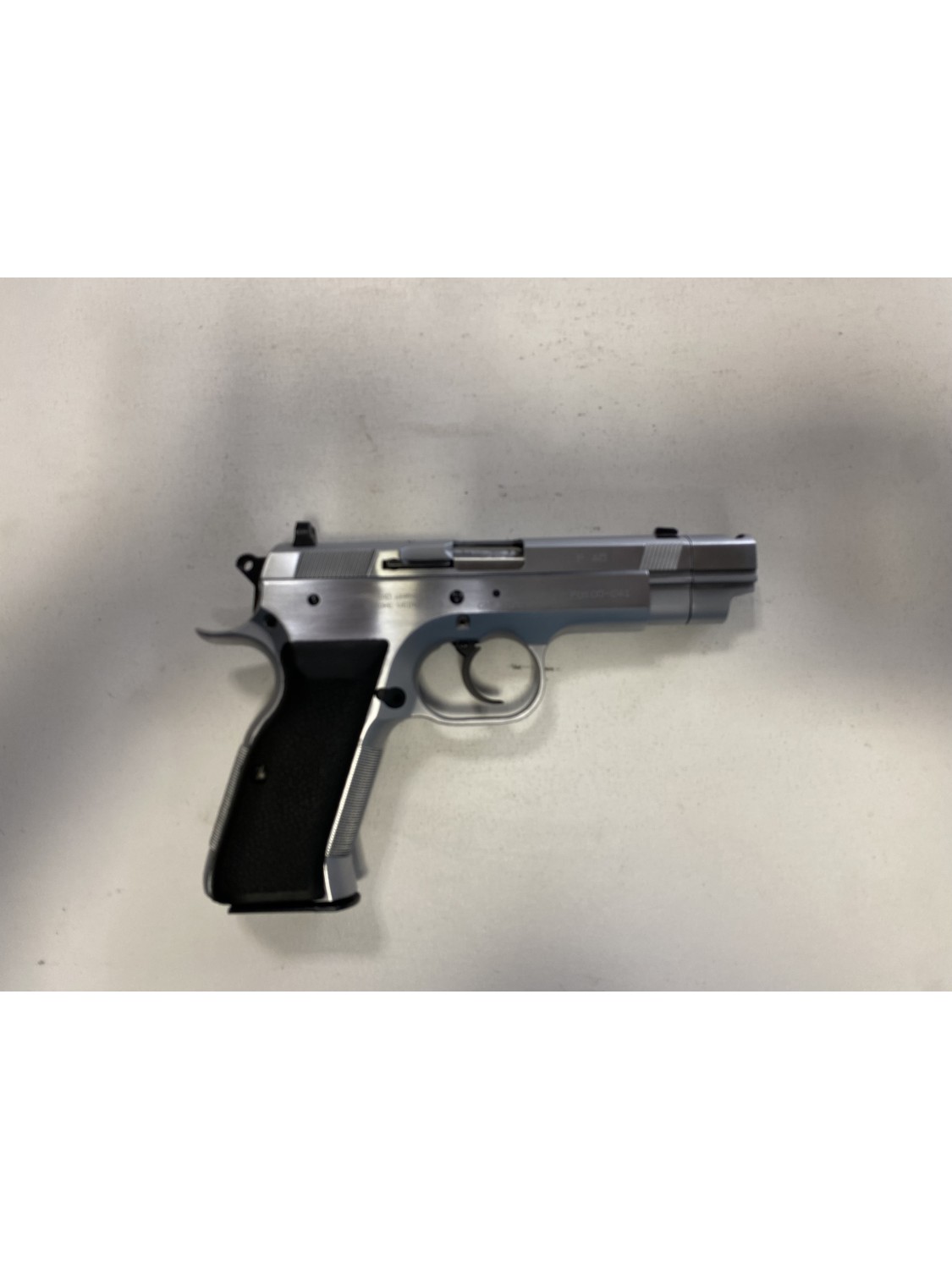 Pistola semiautomatica di marca Tanfoglio calibro 40 S&W modello P40