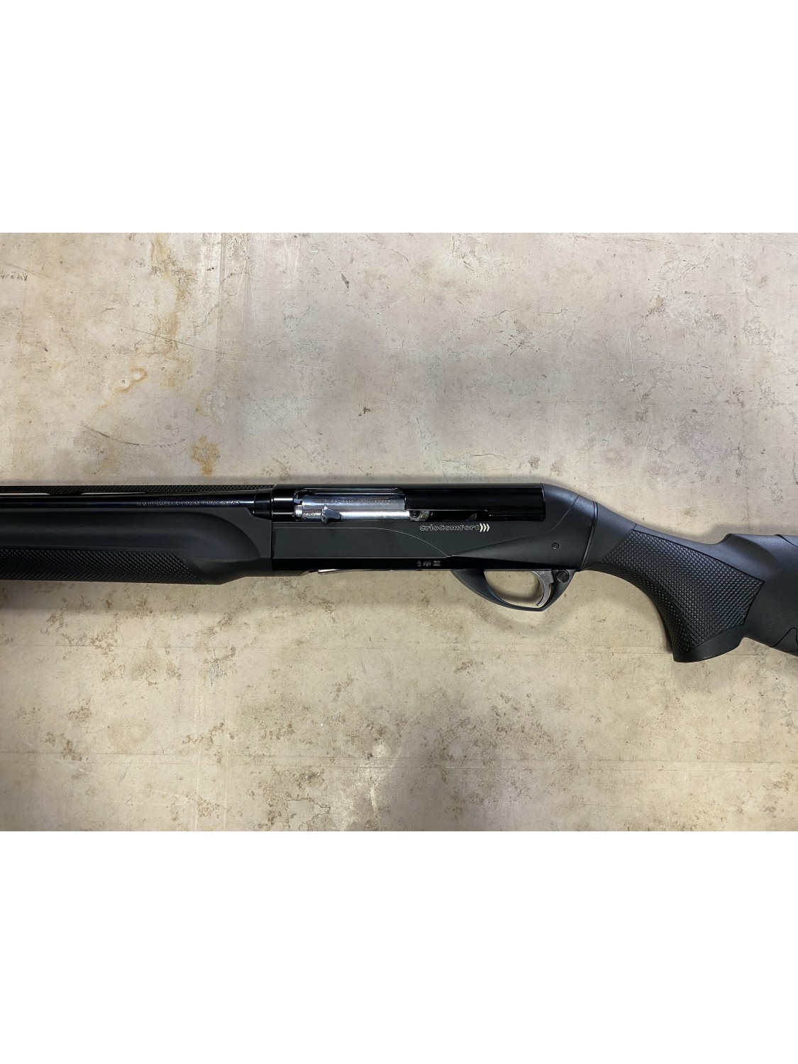 Fucile semiautomatico di marca Benelli calibro 12 modello crio comfort