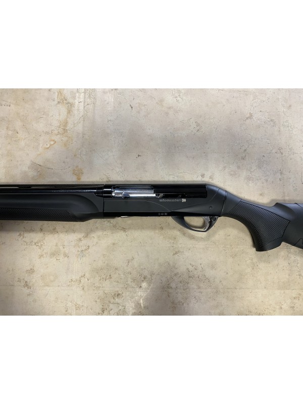 Fucile semiautomatico di marca Benelli calibro 12 modello crio comfort