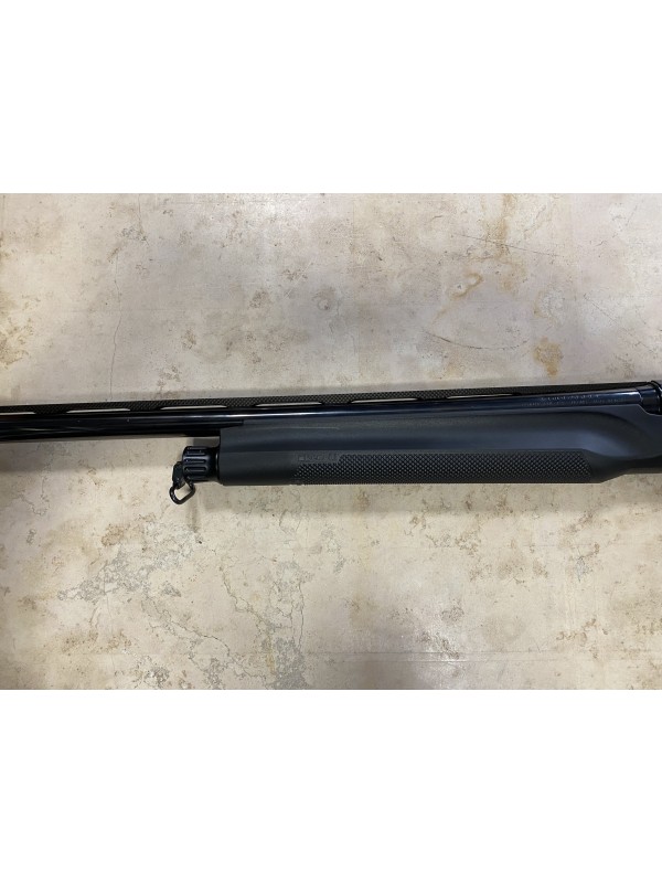 Fucile semiautomatico di marca Benelli calibro 12 modello crio comfort