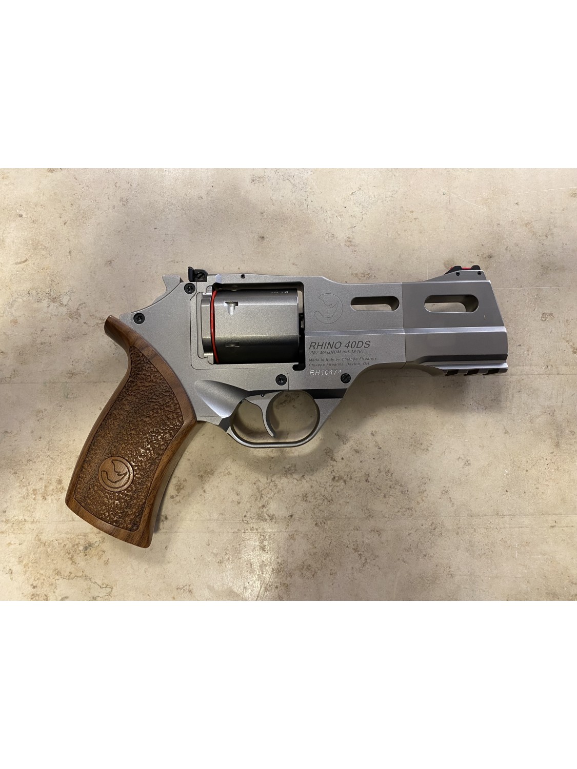 Revolver di marca Rhino calibro 357 mag. modello 40DS