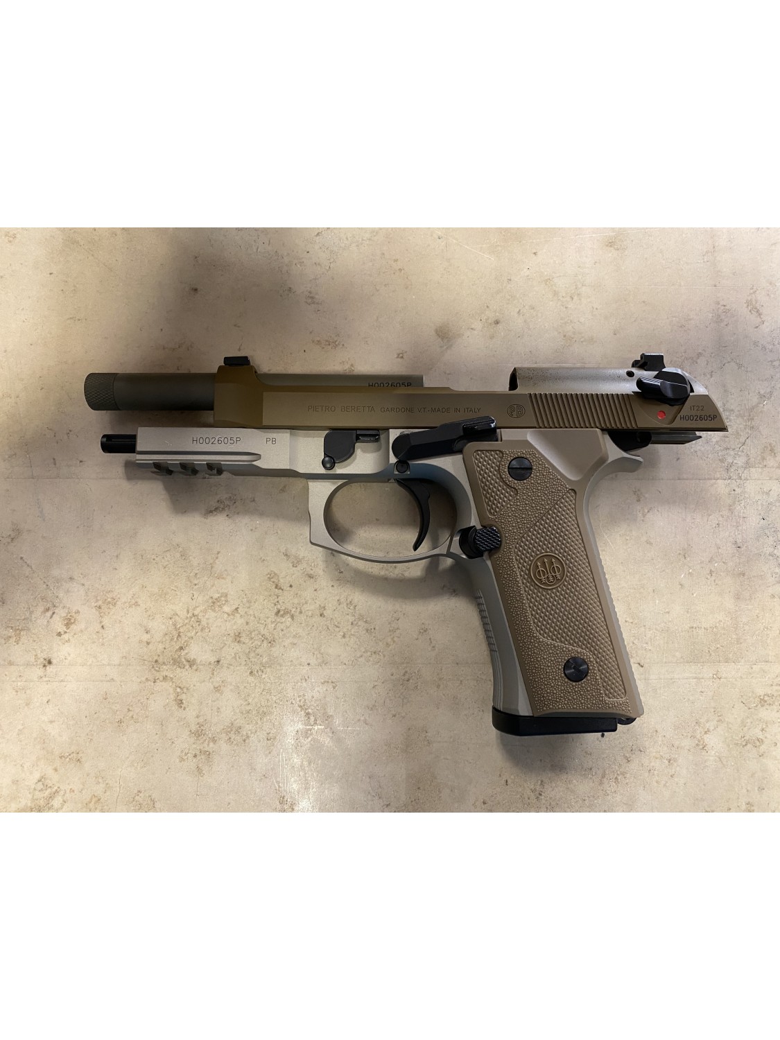 Pistola semiautomatica di marca P. Beretta calibro 9x21 modello M9A3