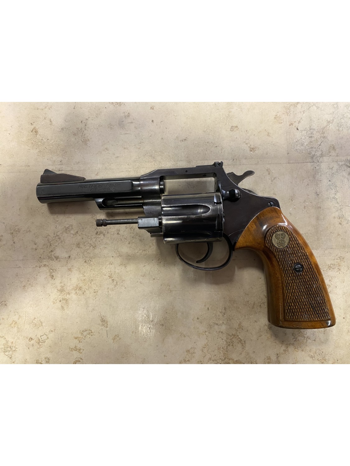 Revolver di marca Renato gamba calibro 38 special modello CT/59