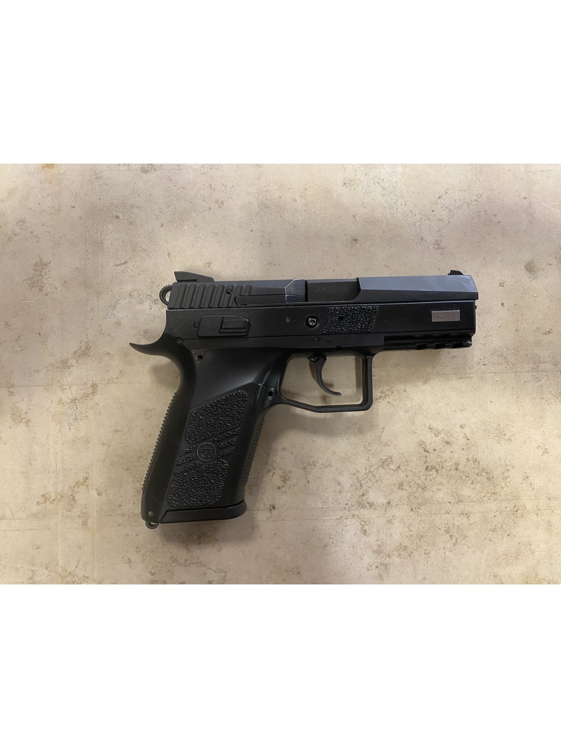 Pistola semiautomatica di marca CZ calibro 9x21 modello P-07