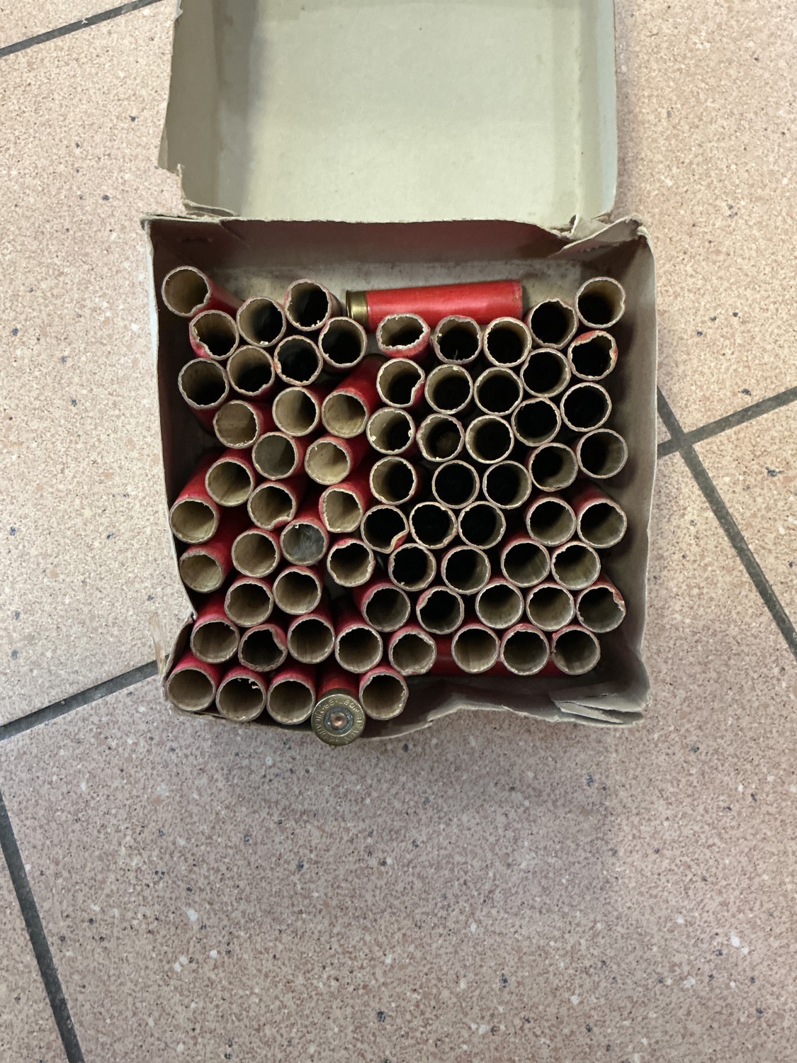 Bossoli di cartone cal.28 sparati