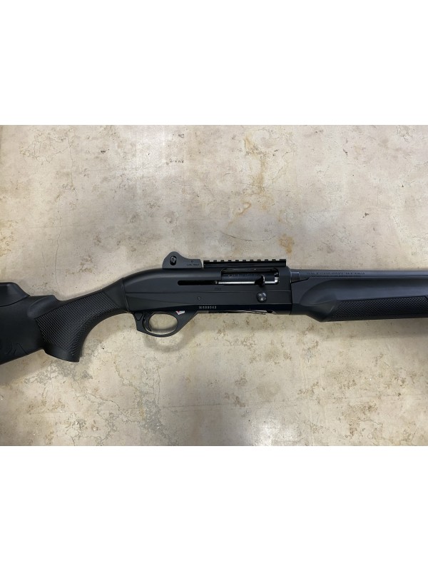Fucile semiautomatico di marca Benelli calibro 12 modello M2 slug