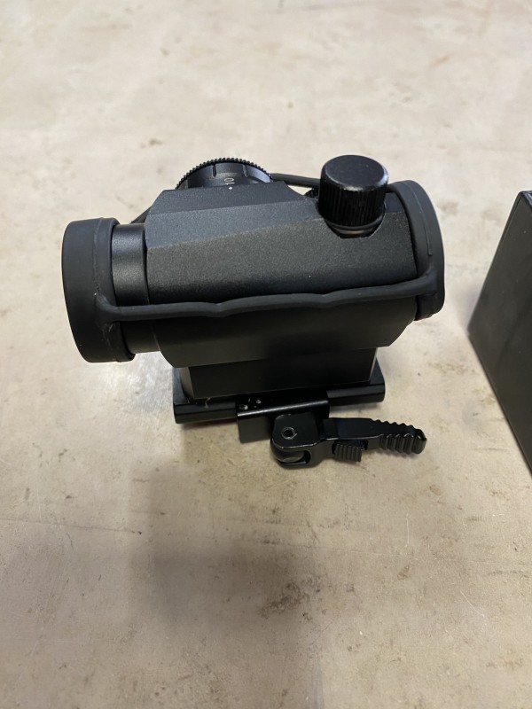 Red dot di marca Konus modello sightpro atomic qr con sgancio rapido