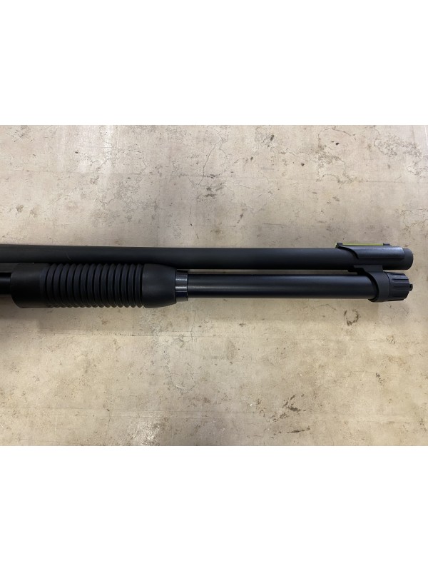 Fucile a pompa di marca Winchester calibro 12 modello sxp