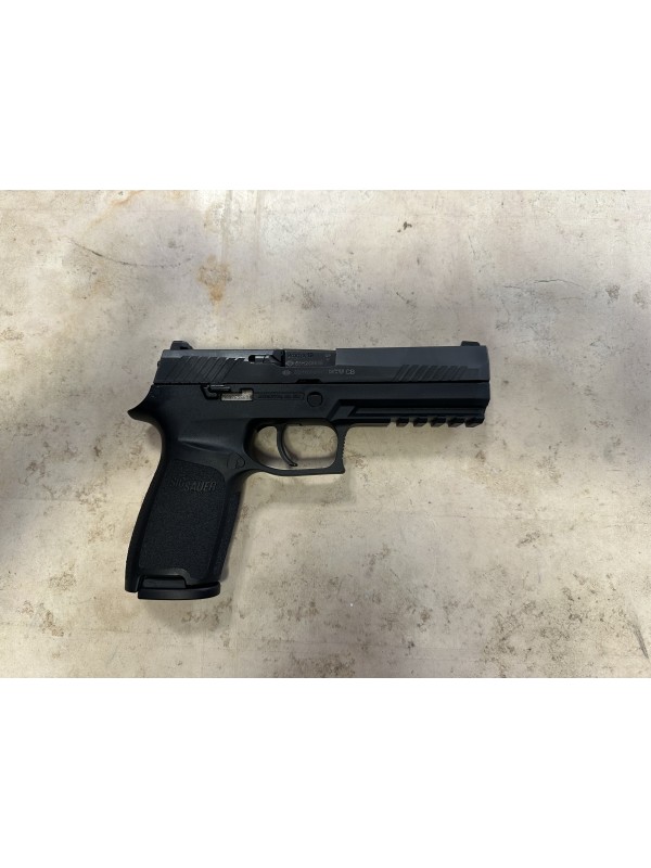 Pistola semiautomatica di marca Sigsauer calibro 9x19 modello P320