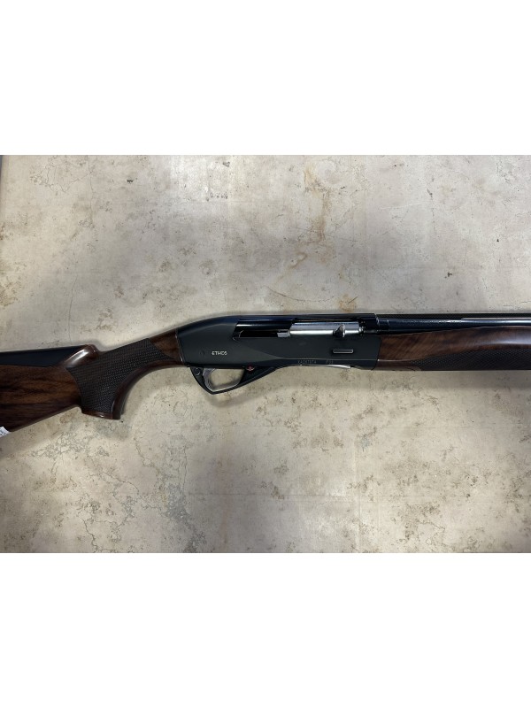 Fucile semiautomatico di marca Benelli calibro 28 modello ethos black