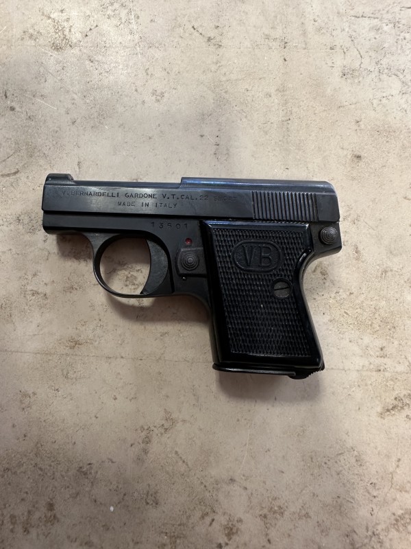 Pistola semiautomatica di marca Bernardelli cal.22 short