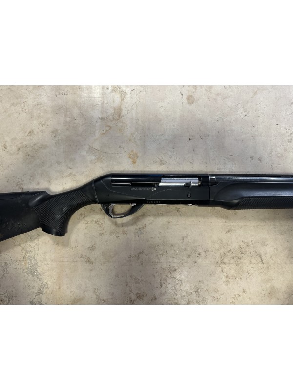 Fucile semiautomatico di marca Benelli calibro 12 modello raffaello