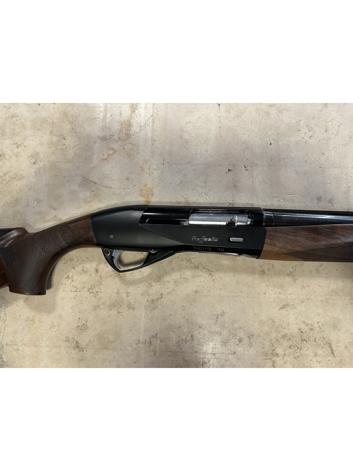 Fucile semiautomatico di marca Benelli calibro 12 modello raffaello
