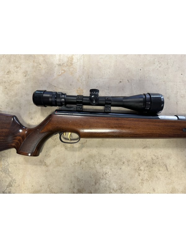 Carabina ad aria compressa di marca Weihrauch HW977
