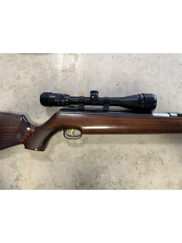 Carabina ad aria compressa di marca Weihrauch HW977