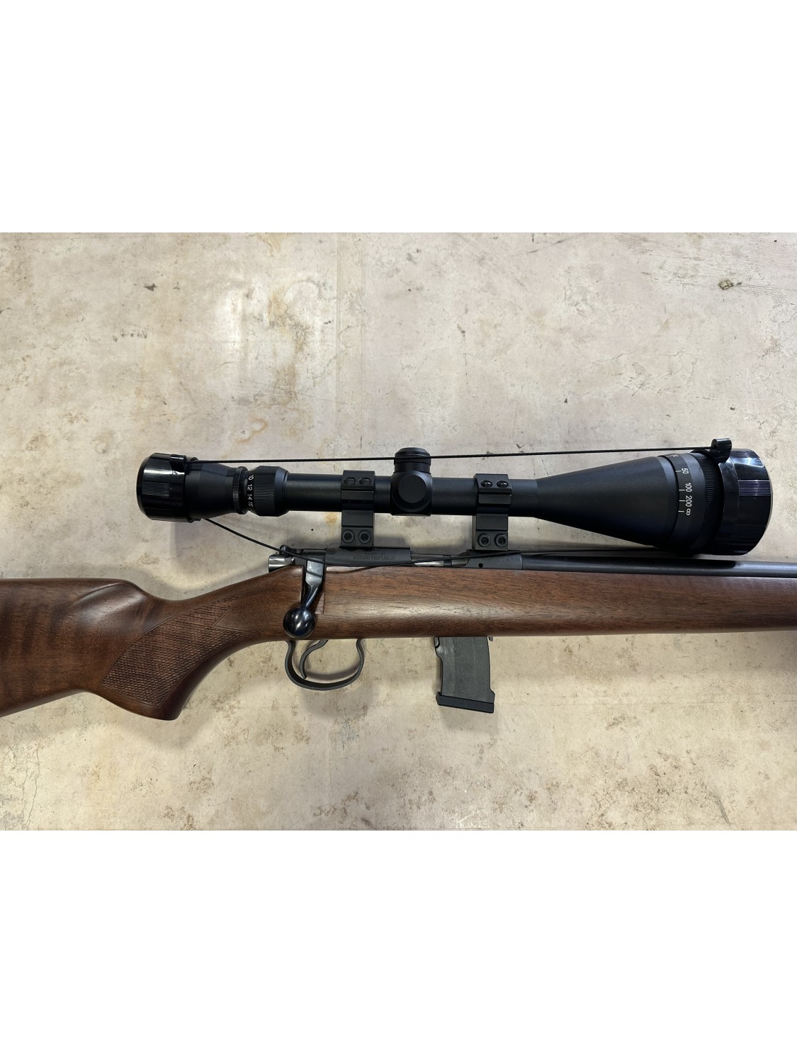 Carabina bolt action di marca CZ calibro 22 lr modello 452-2E