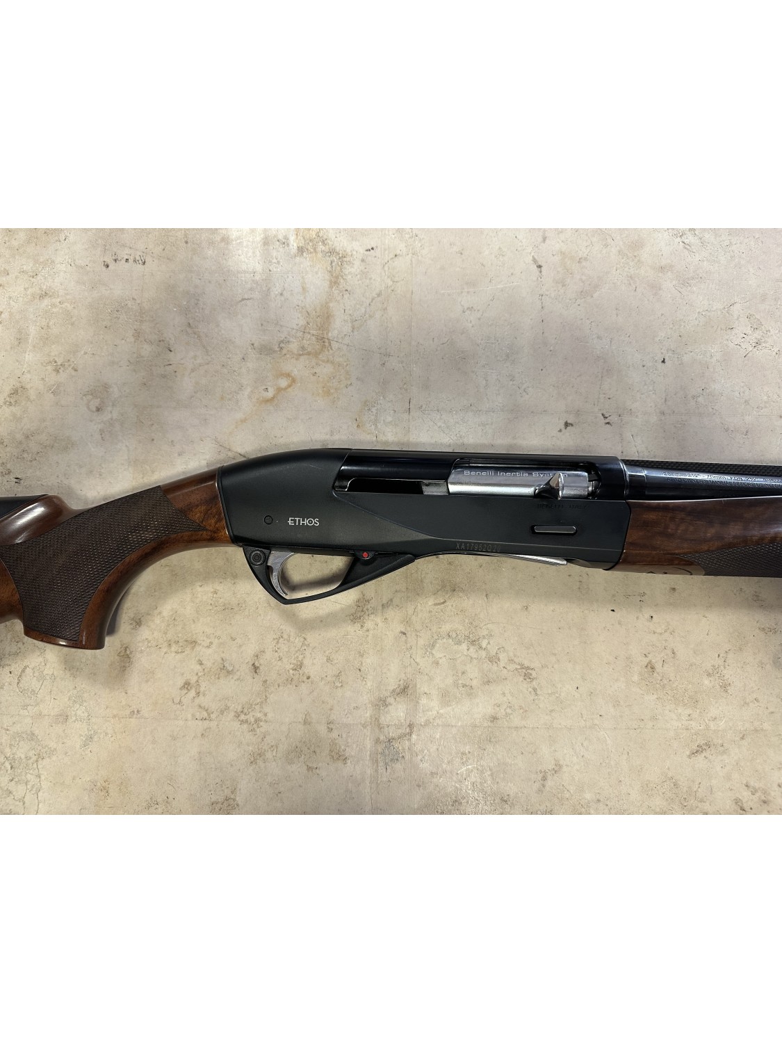 Fucile semiautomatico di marca Benelli calibro 28 modello ethos black