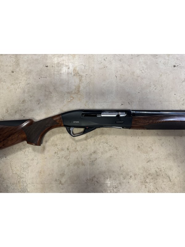 Fucile semiautomatico di marca Benelli calibro 28 modello ethos black