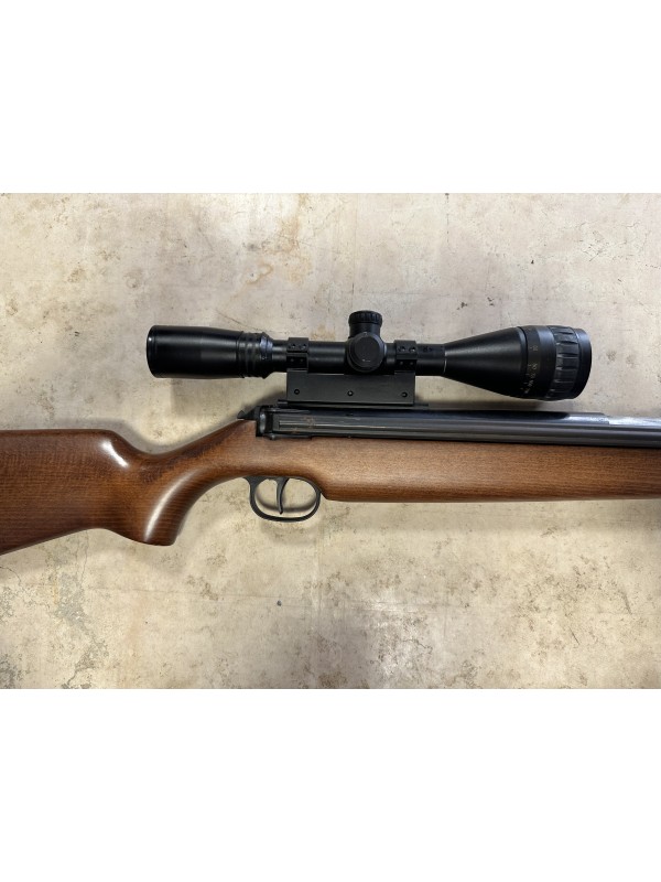 Carabina ad aria compressa di marca Diana calibro 4,5 full modello 46 con ottica 3-9x40