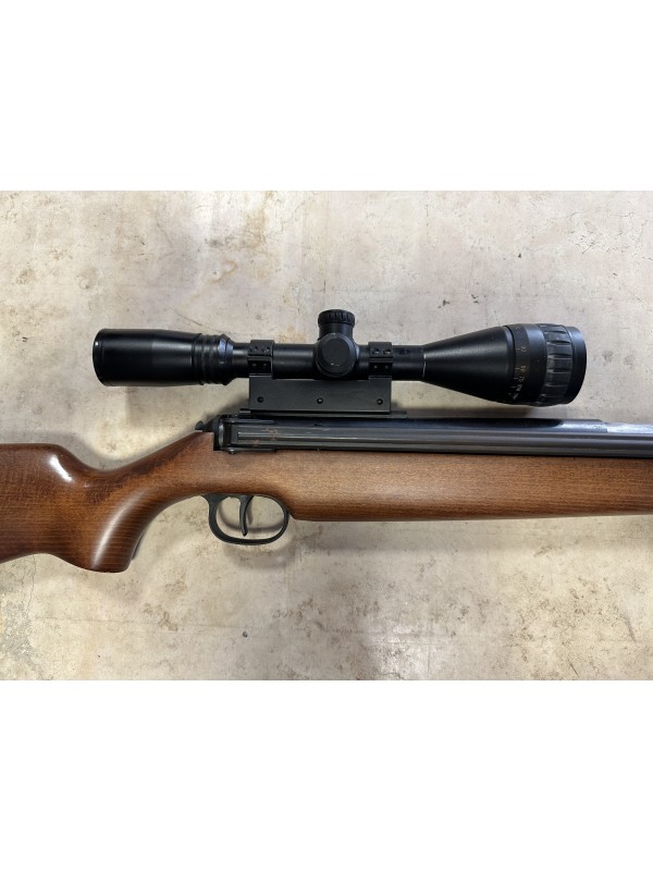 Carabina ad aria compressa di marca Diana calibro 4,5 full modello 46 con ottica 3-9x40